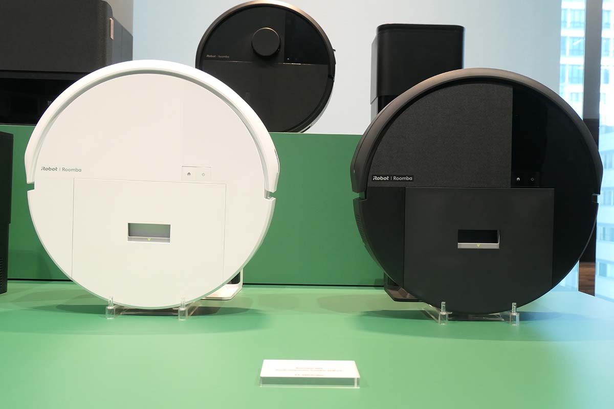 「Roomba 205 DustCompactor Combo ロボット」ホワイト、ブラック