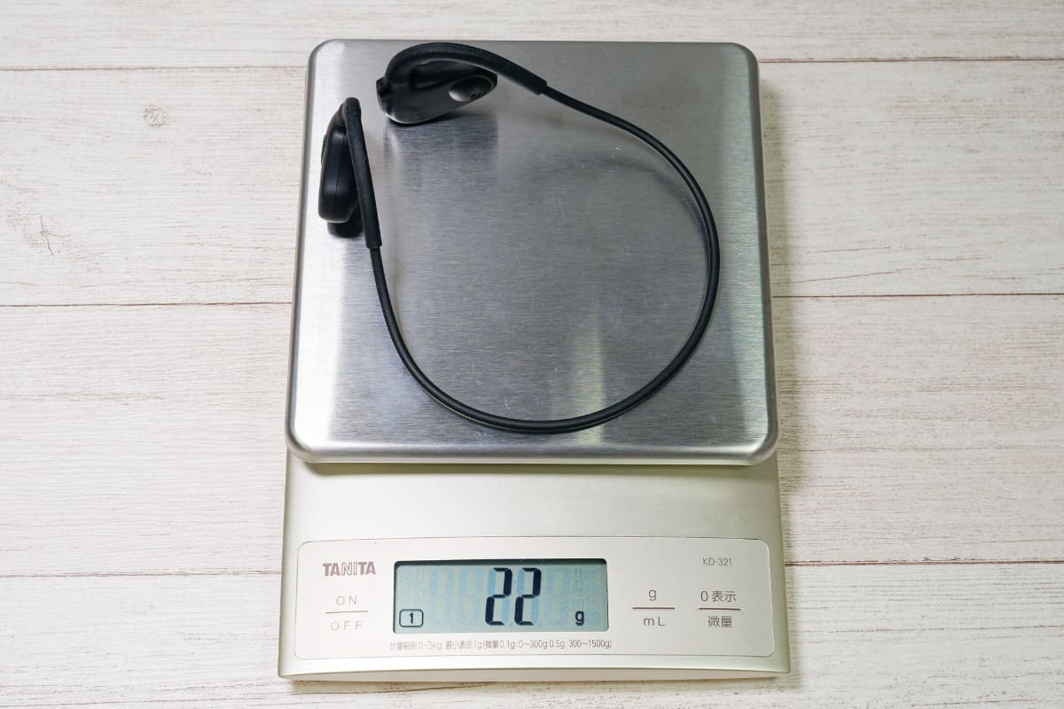 イヤフォン単体だと22gと軽量
