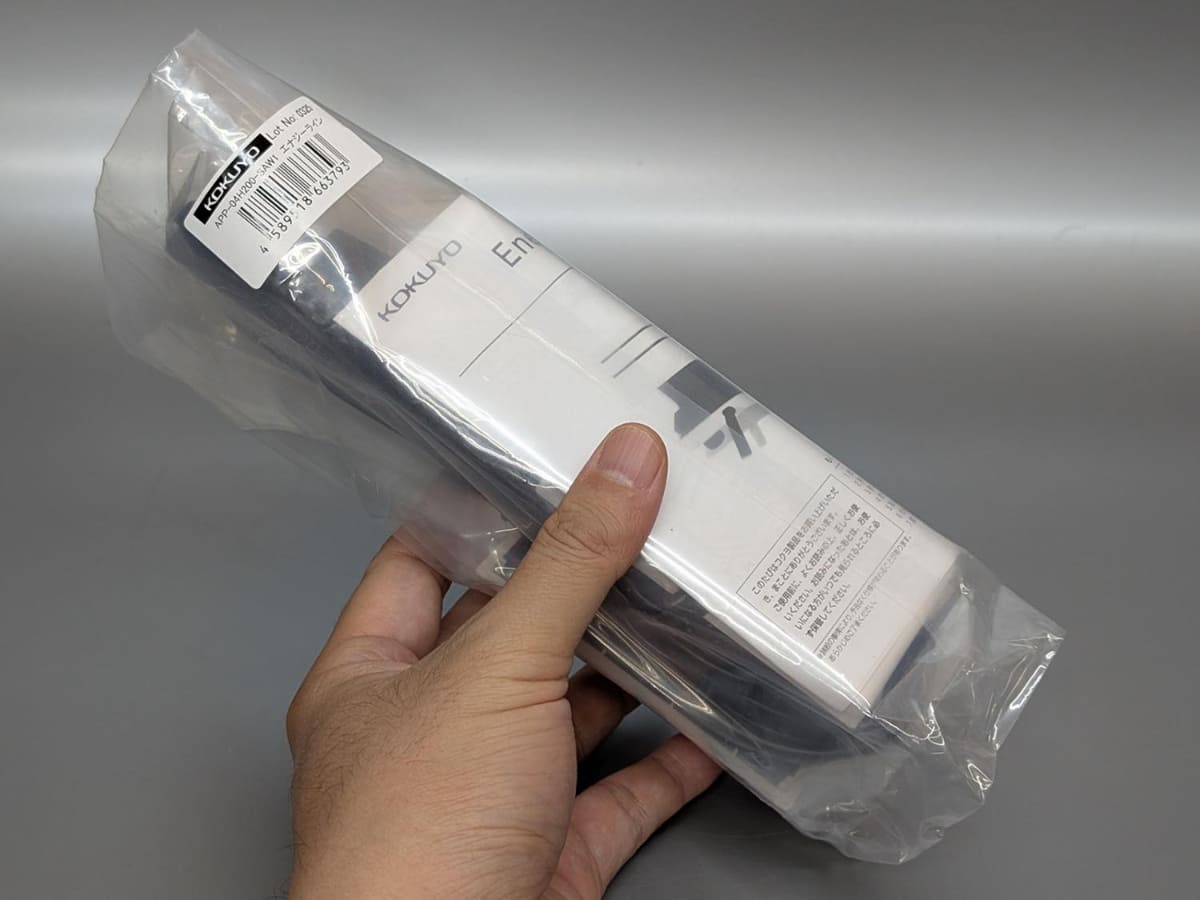 パッケージは簡素なビニール梱包。店頭売りは想定していないようです