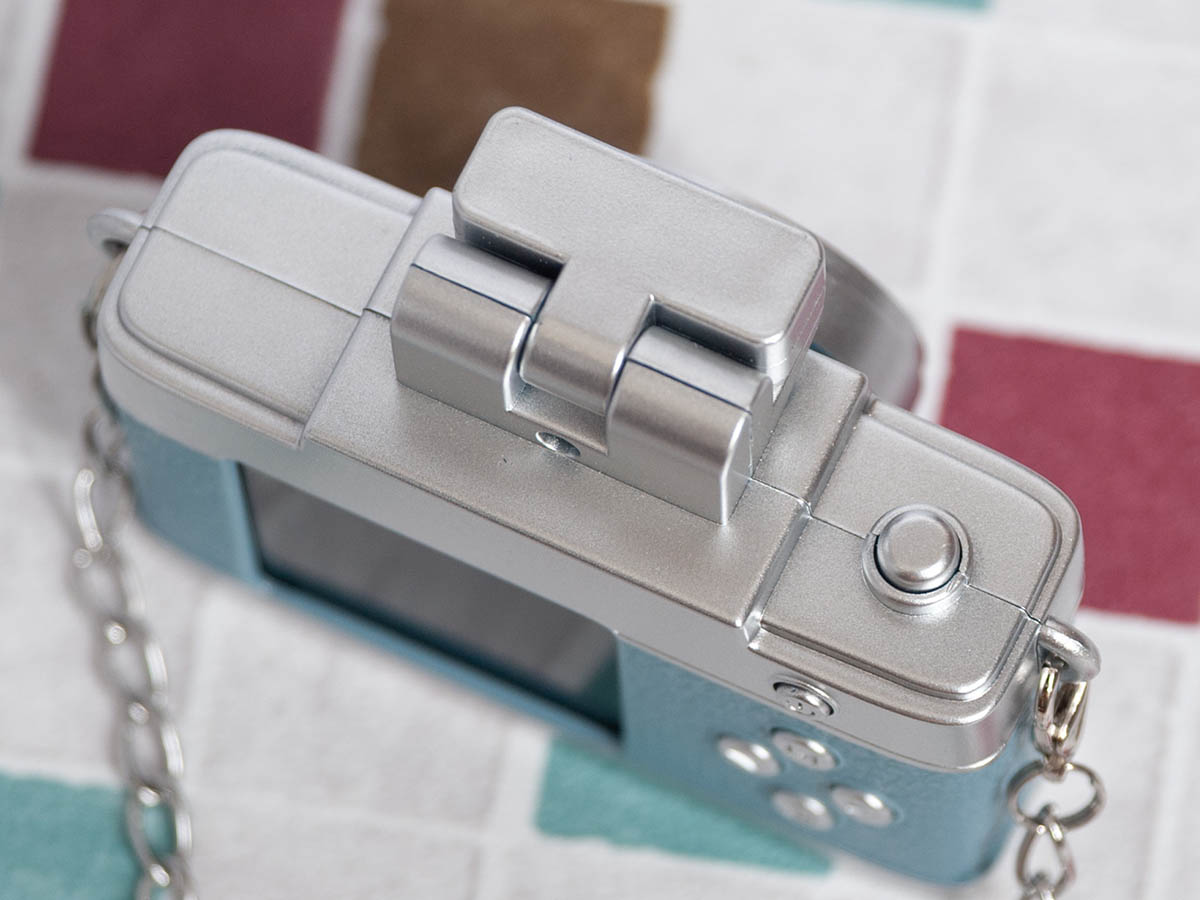 シャッターボタンは押しやすく、片手でも楽に撮影できました