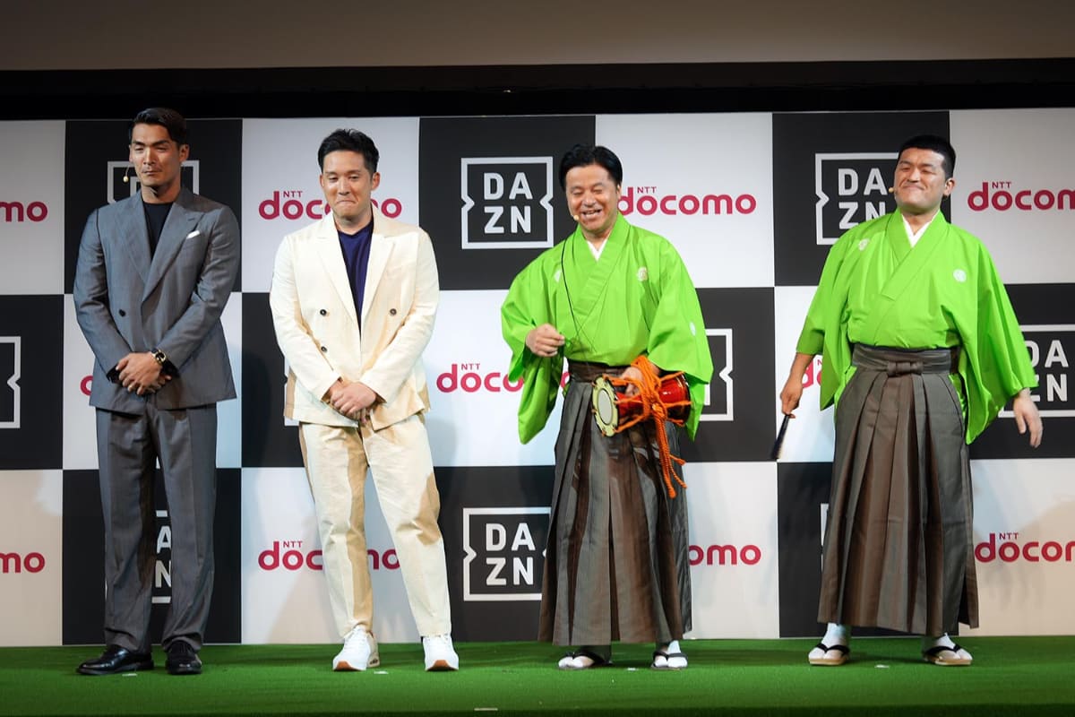 槙野智章さん、杉谷拳士さん、すゑひろがりずさんらによるトークショーでは、DAZNの魅力とともにユーザーの「声」も語られた