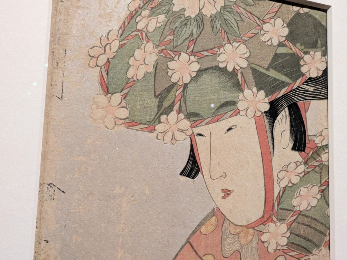 当初はもっとキラキラとしていただろう白雲母摺の背景に、吉原芸者の踊る姿が、精緻に描かれている。喜多川歌麿筆《当世踊子揃 鷺娘》寛政5～6年(1793～94)頃。東京国立博物館蔵