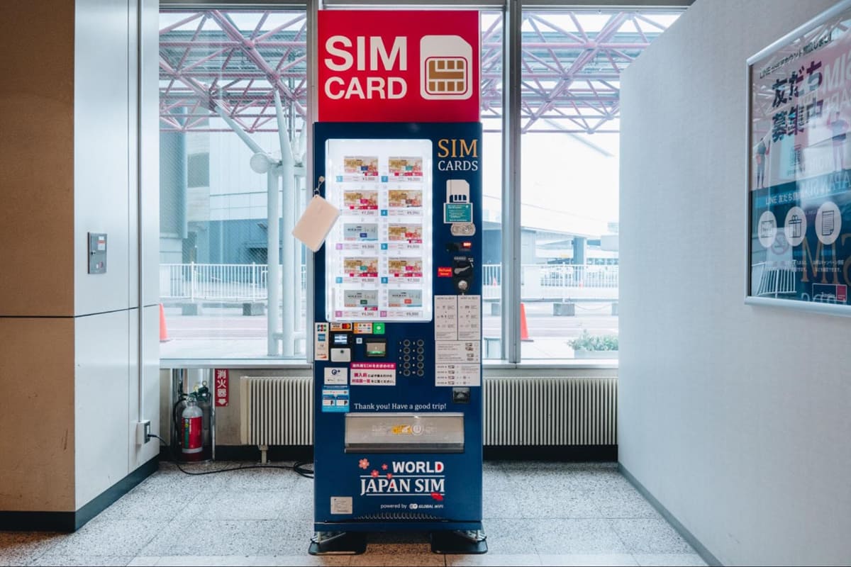 新千歳空港に設置されているSIMカードの自動販売機