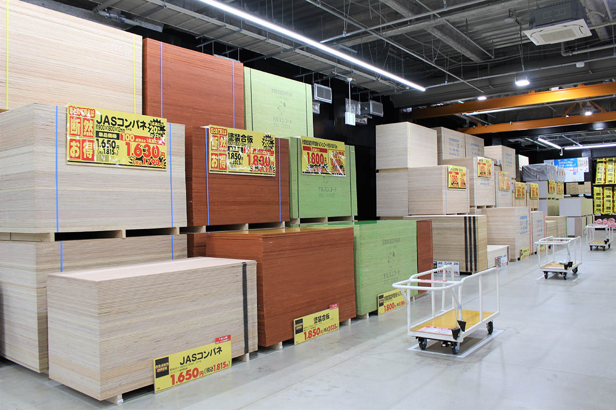 スーパービバホーム内観