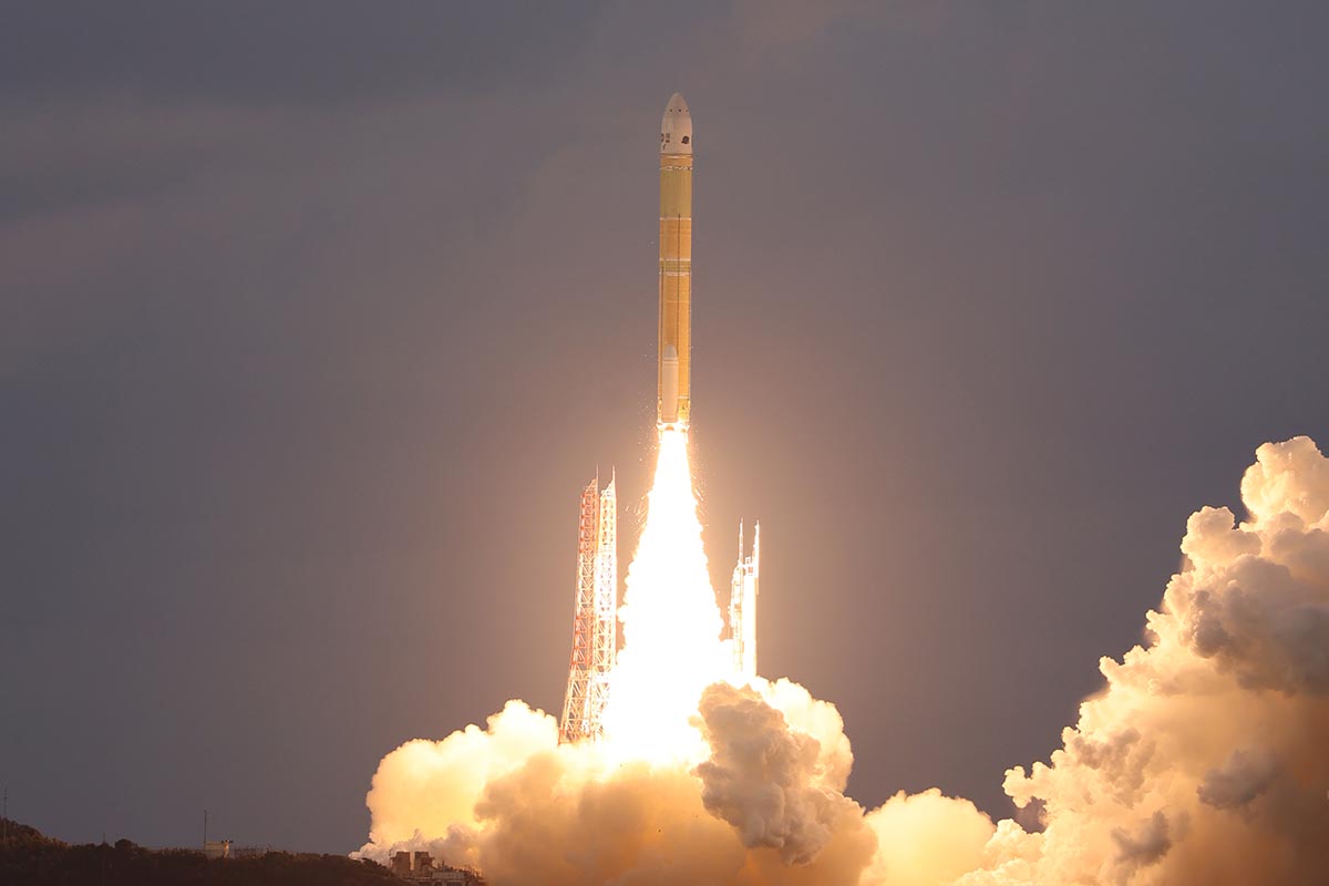 H3ロケット5号機の打上げ(出典：JAXA)
