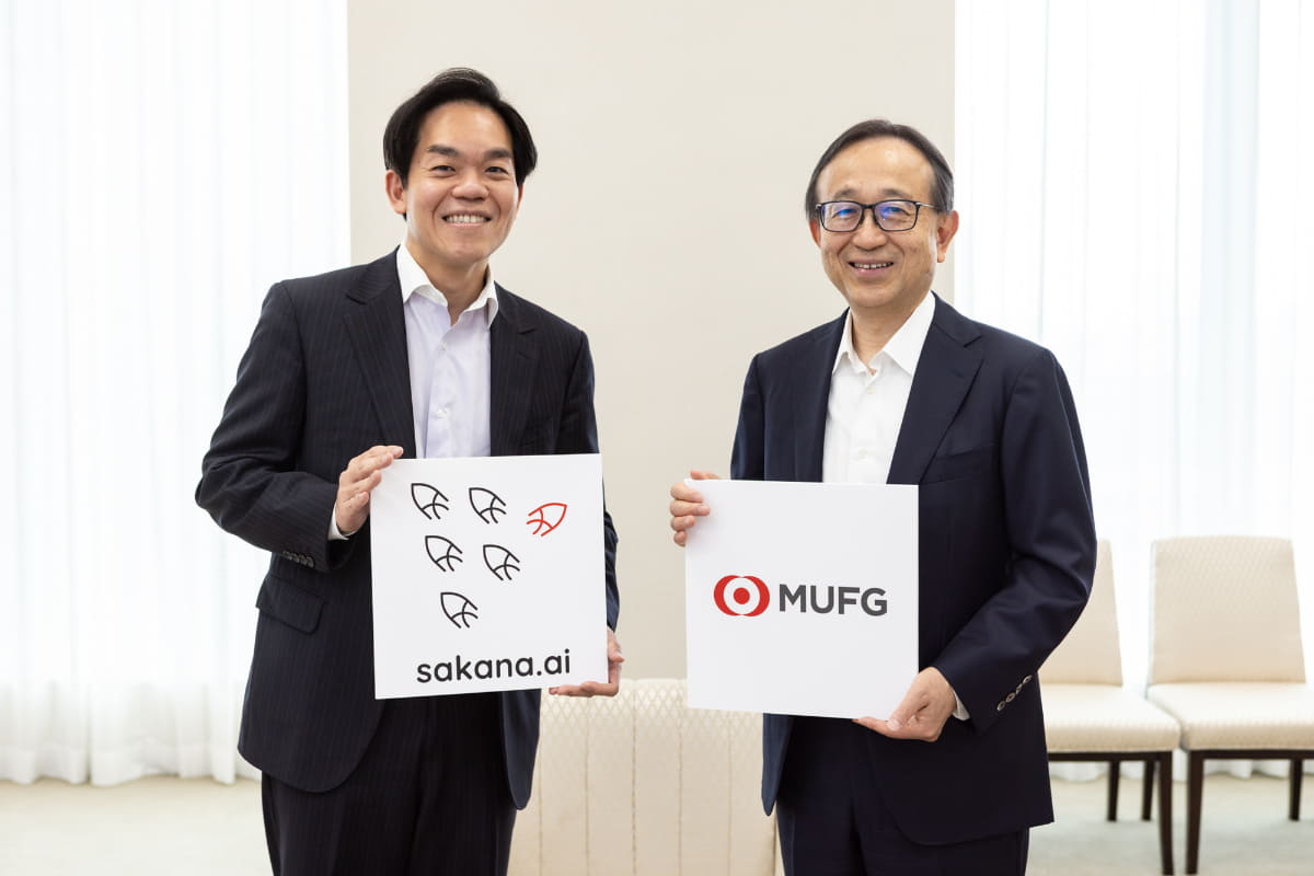 左から、Sakana AI COOの伊藤 錬氏、三菱UFJフィナンシャル・グループ 代表執行役社長の亀澤宏規氏