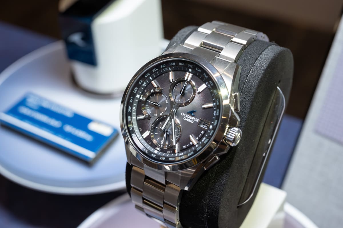 OCW-T2600RA-8A、121,000円。限定1,000本