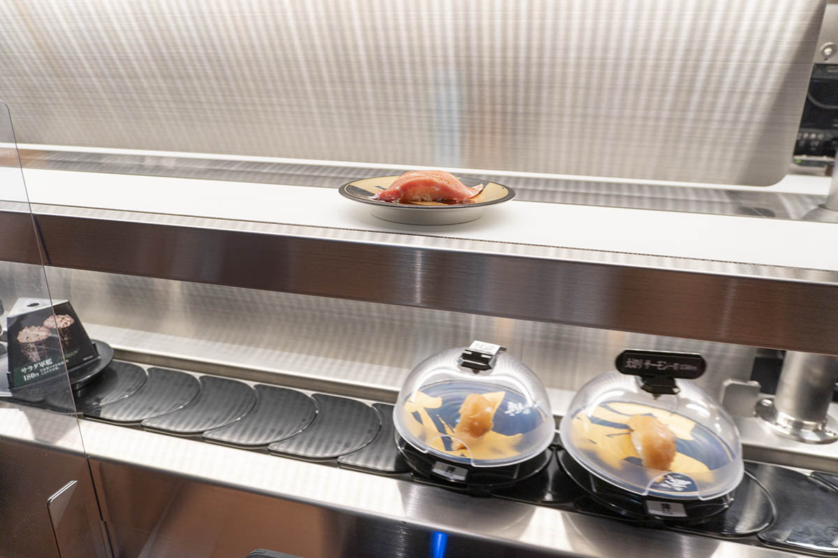 大とろが上のレーンで到着