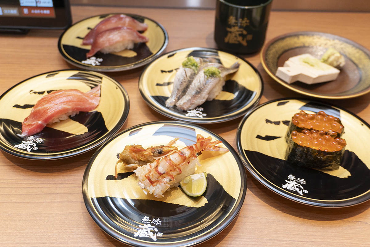 「鹿児島県 活車海老 油霜」「地中海本まぐろ大とろ(一貫)」「真いわし」「オーガニックはまち」「大粒いくら軍艦」を注文