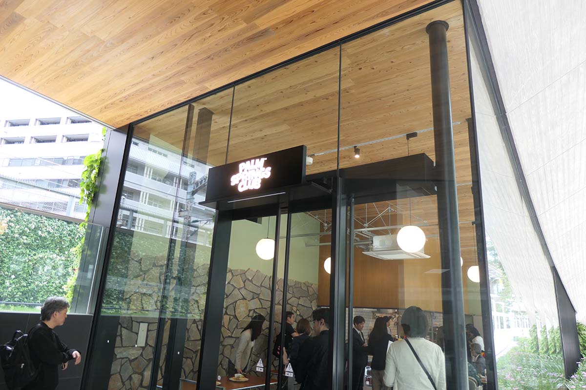 アメリカンダイニング「PALM SPRINGS CLUB」