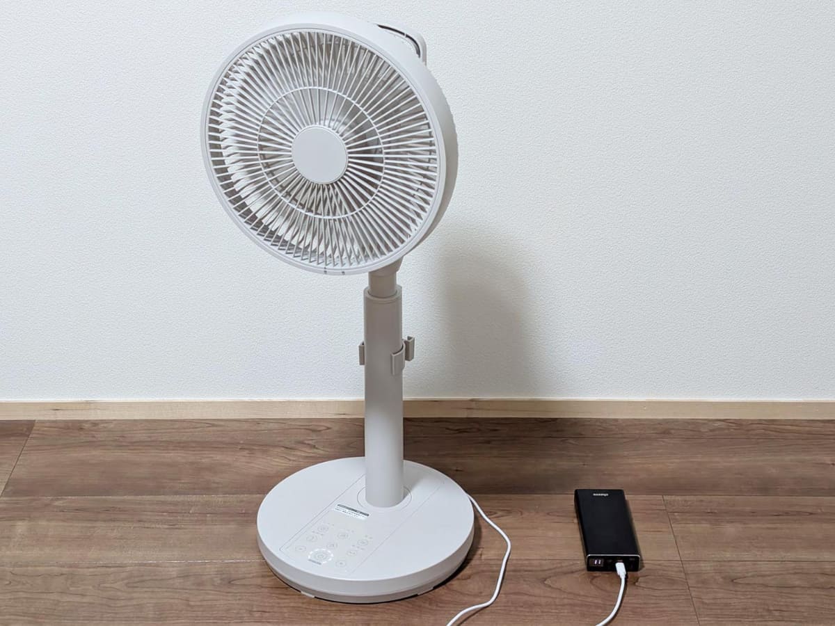 モバイルバッテリーでも駆動可能。出力20W以上、かつ20V対応である必要があります