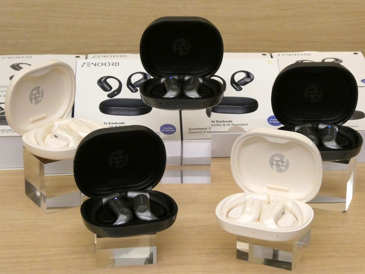 アーバングレーとクラシックホワイトの2色展開