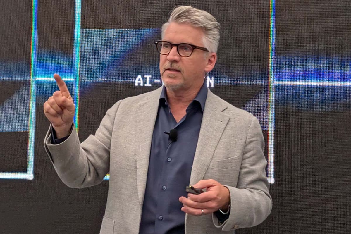 VisaがAIエージェントに言及する理由について説明するVisa CPSOのJack Forestell氏