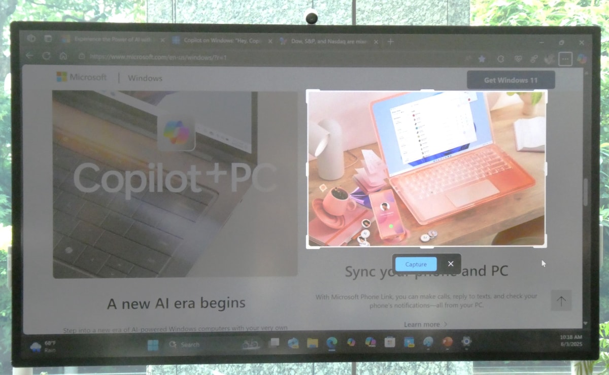 ディスプレイ内の画像などを認識してフレーム内に綺麗に収める
