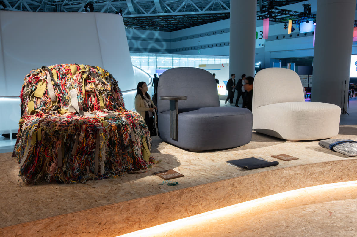 左がやまなみ工房の山﨑菜那氏による作品