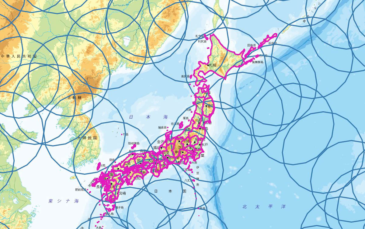 Bluebird衛星の軌道上位置から半径500kmの範囲(仮想フットプリント)と日本列島が重なる範囲。地理院地図を元に筆者作成
