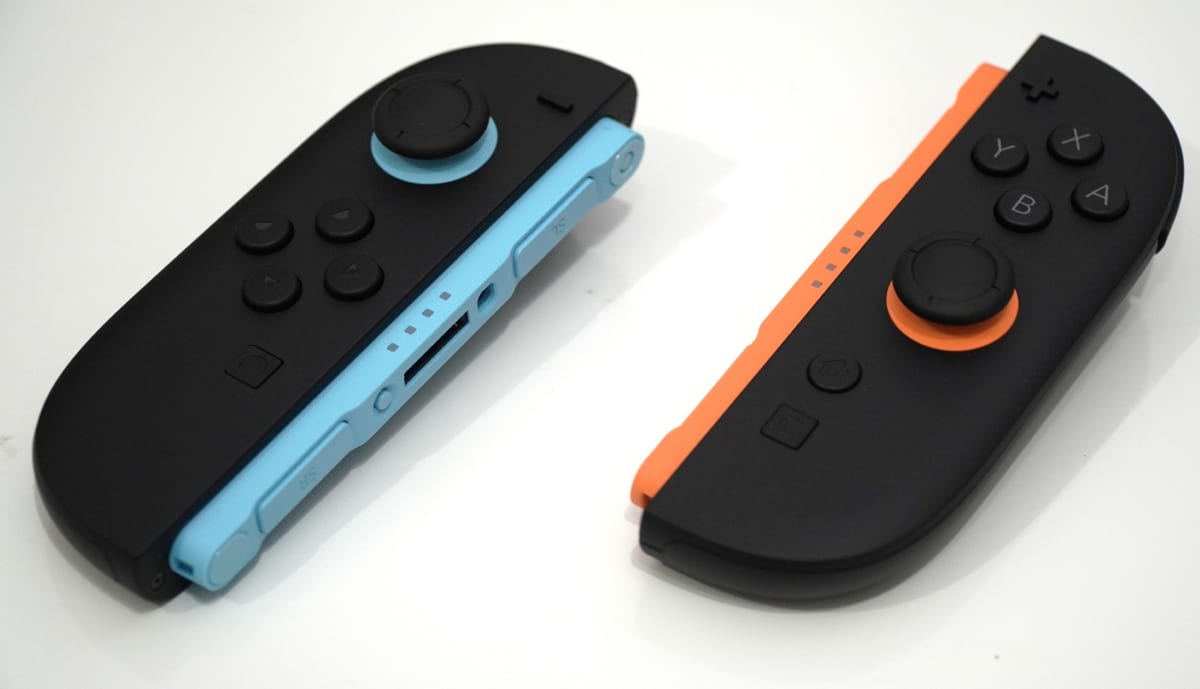 Joy-Con 2の裏にあるボタンを押すことで外すことができる