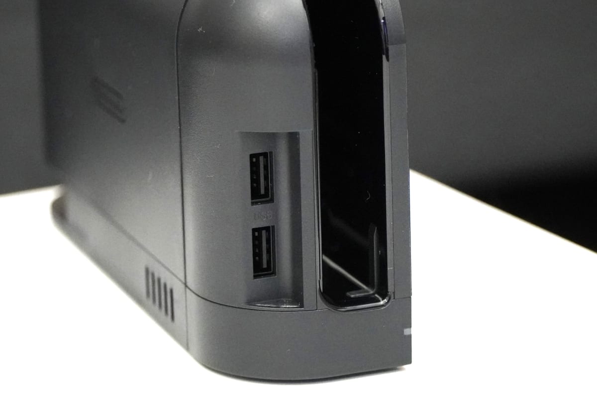 側面はUSB 2.0×2ポート