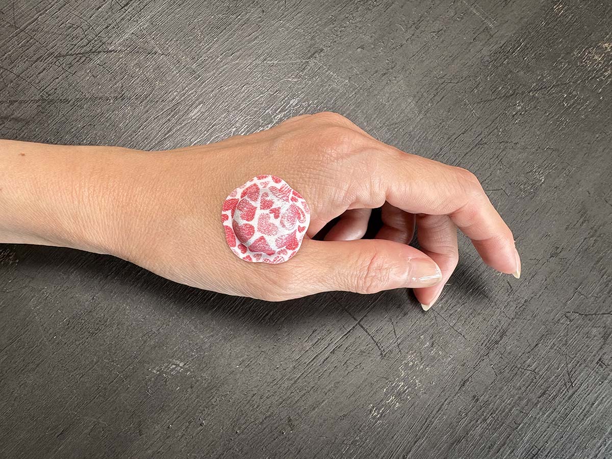 手や肩にも貼れます