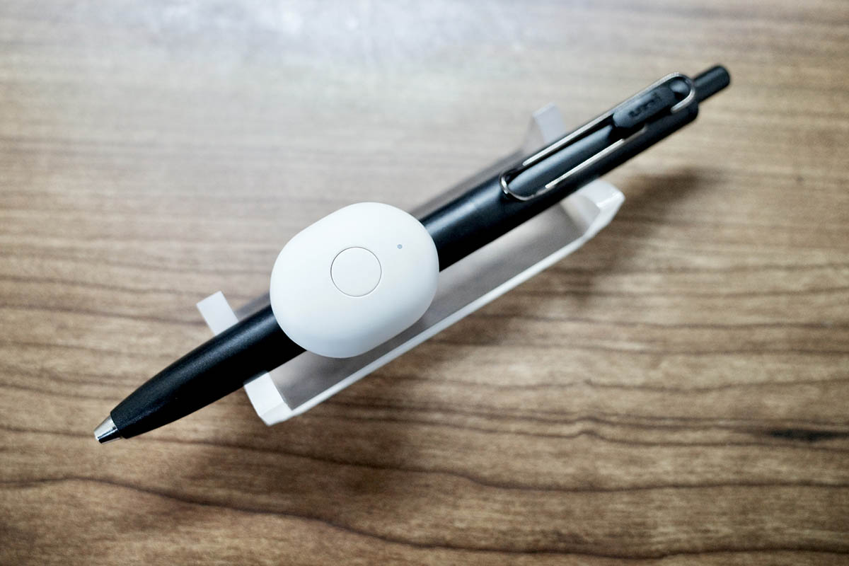 使用するペンは「ユニボール ワン F」
