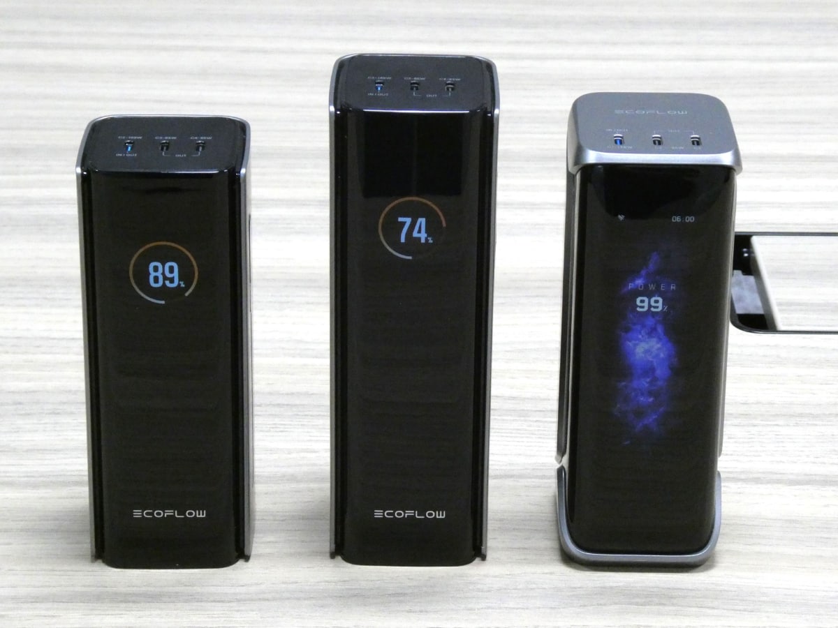 左から、Pro Power Bank(20,000mAh)、Pro Power Bank(27,650mAh)、Pro-X Power Bank