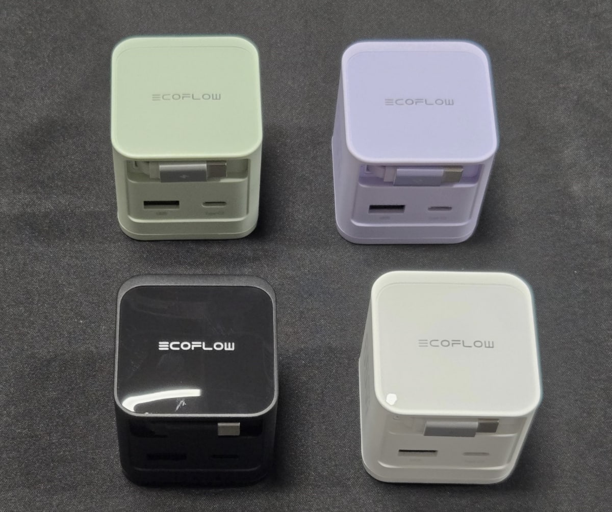 65W GaN充電器(7,990円)。カラーはブラックとホワイト。上の2色は発売を検討中