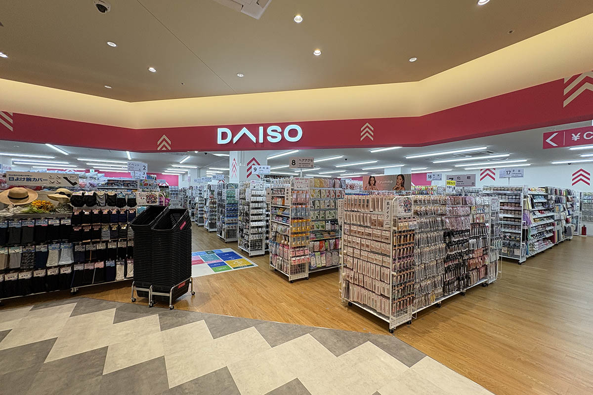 ダイソー(4階)