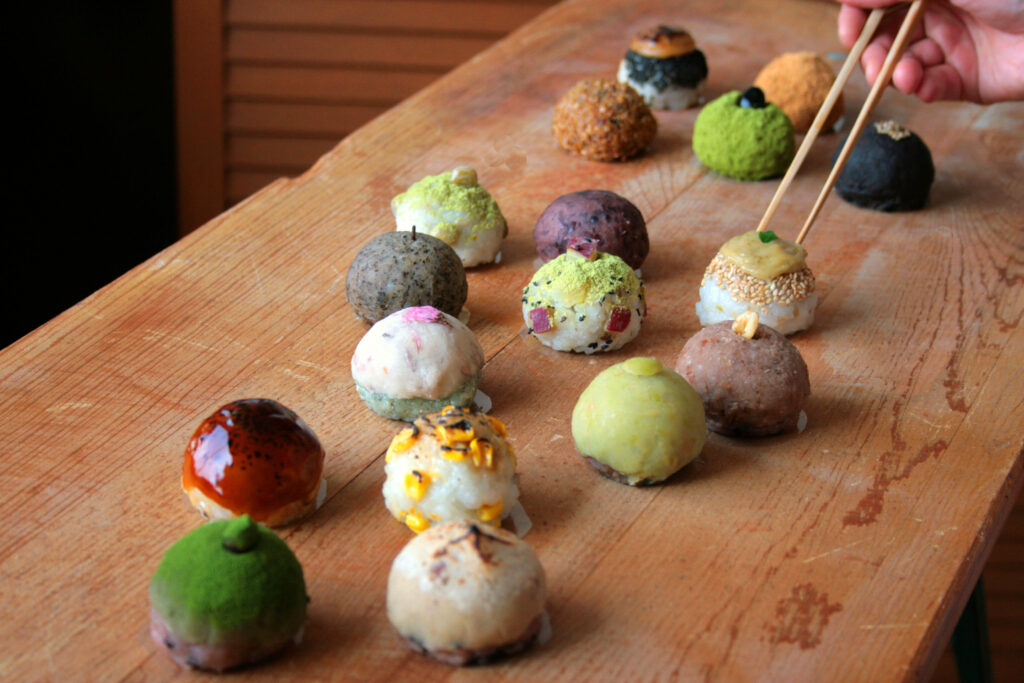 森のおはぎ と キツネイロ