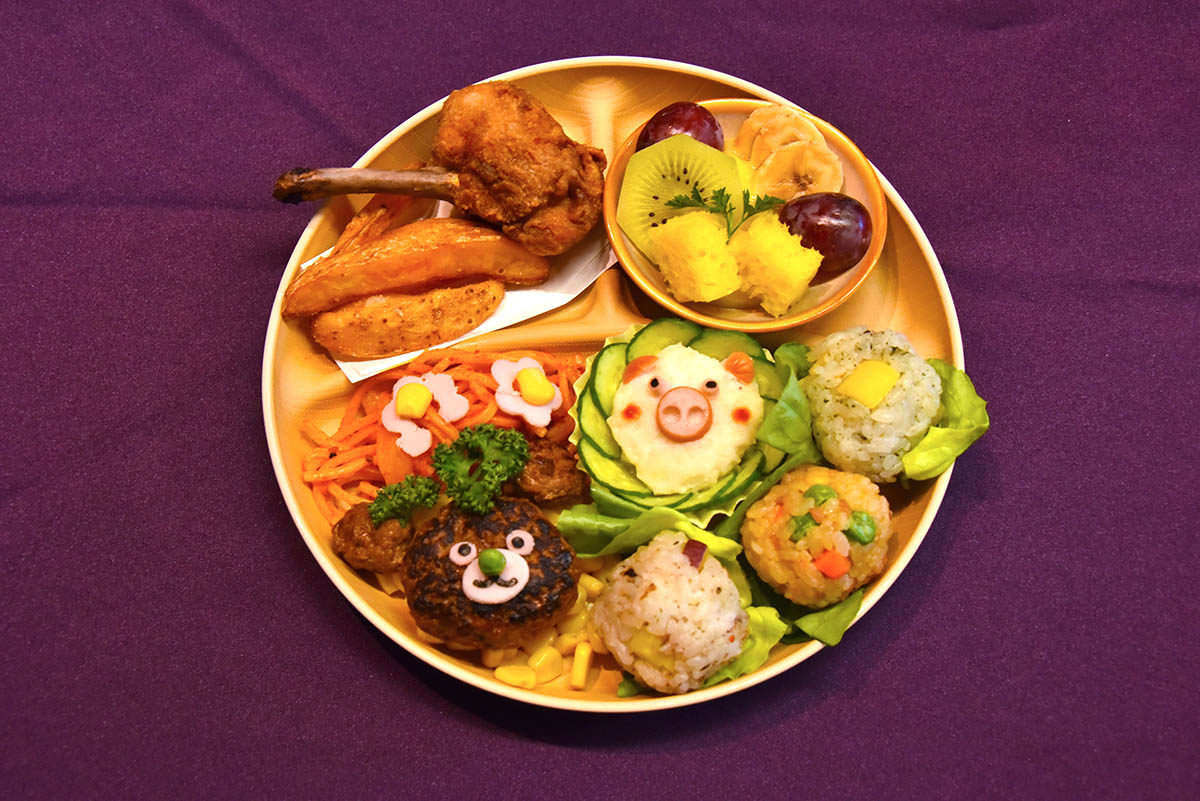 6社で協力して考案・完成させた、食物アレルギーに配慮したお子様ランチ