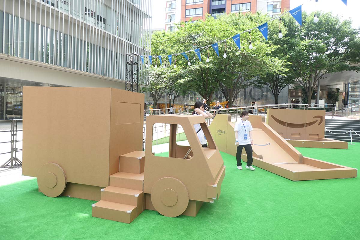 子供が遊べる段ボール遊具広場