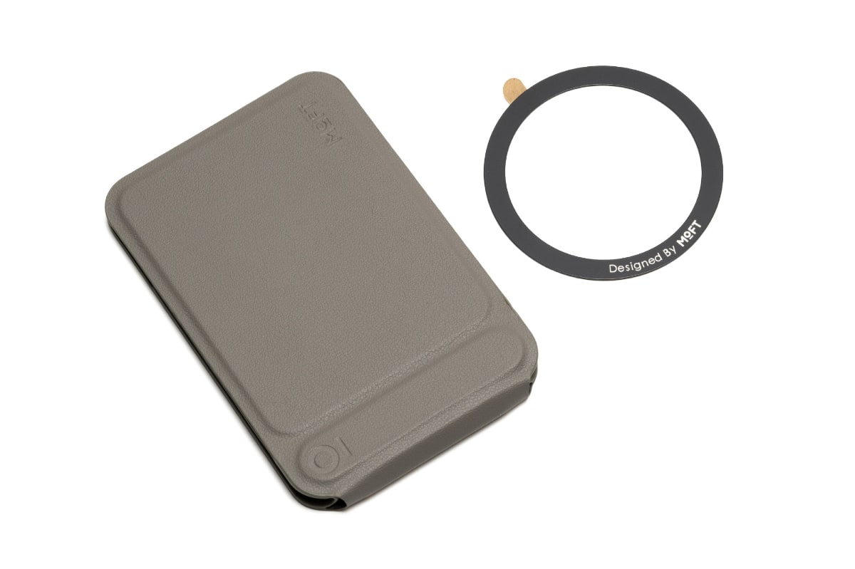 本体と付属のメタルリング。非MagSafe端末にも対応できる