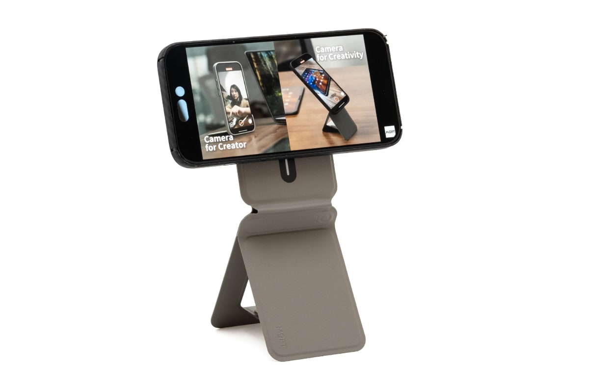 横向き設置も簡単。動画視聴にも最適