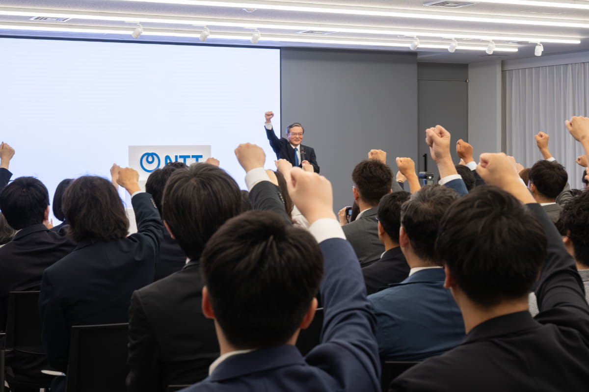 「新たな40年に向けて、頑張るぞ! おー!」と唱和