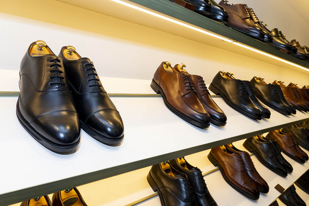 アシックスランウォーク銀座(東京都中央区銀座8-8-7 第3ソワレ・ド・ビル1階)