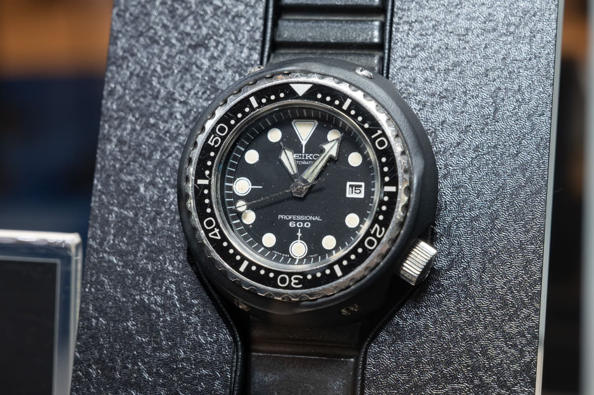 オリジナル。現在もプロフェッショナルのカテゴリーでデザインが継承され、1,000m防水になっている