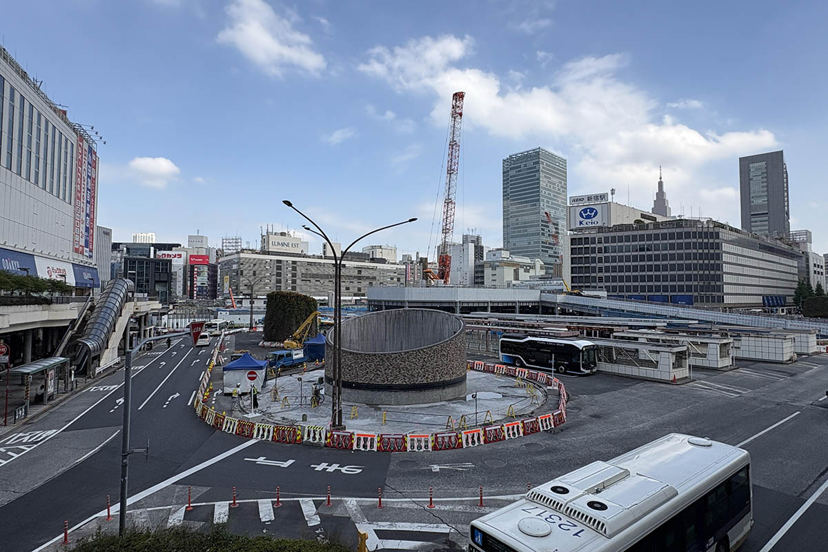 新宿駅西口(4月24日撮影)