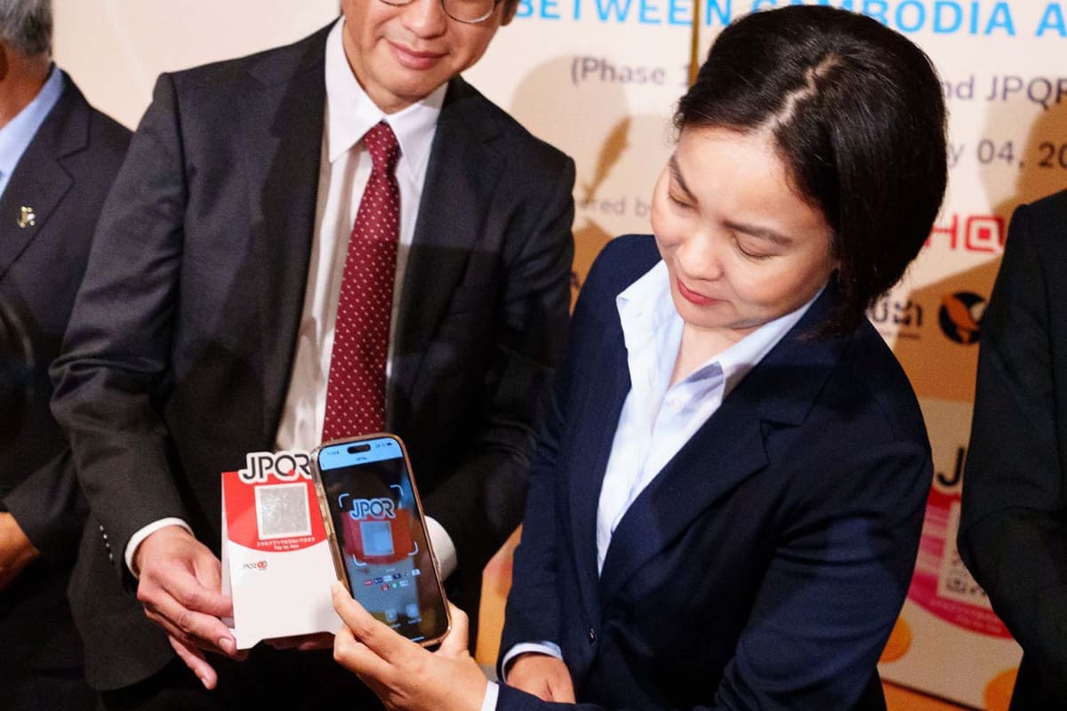 実際にデモをするSerey氏