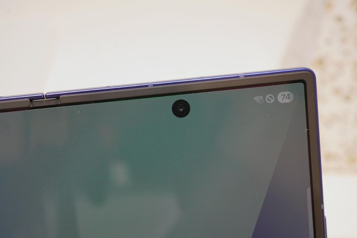 Galaxy Z Fold7は、パンチホール型に。カメラが露出したことで、解像感は上がっている