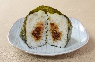 味付海苔手巻おにぎり 追い鰹製法おかか(184円)