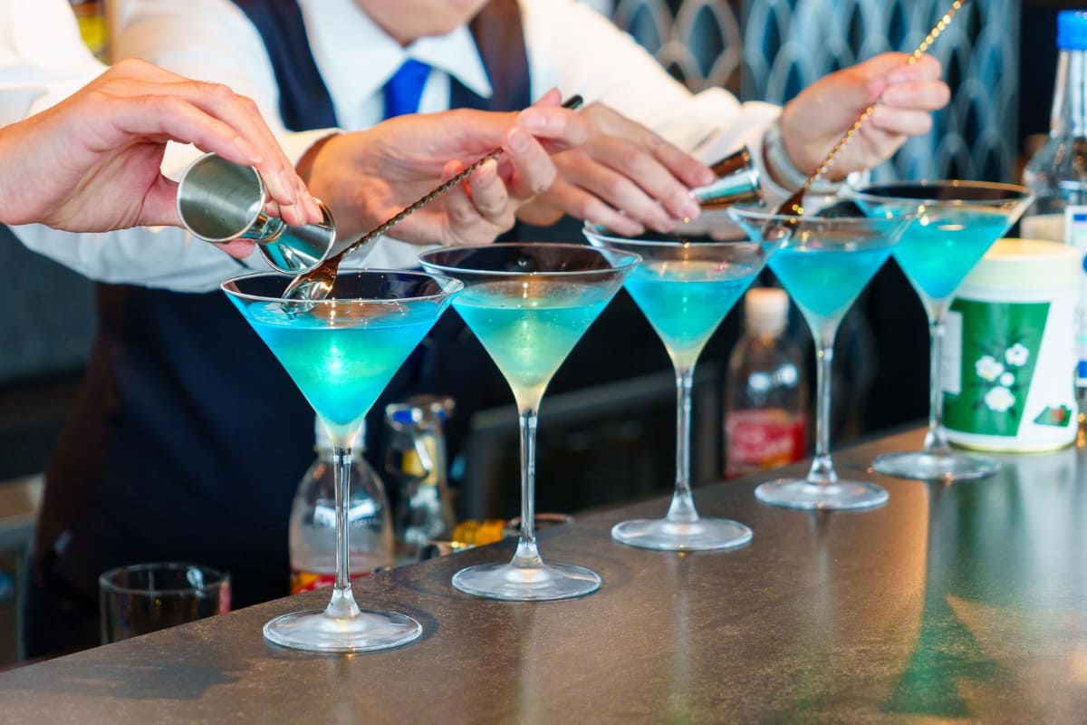 各地のセンチュリオン・ラウンジで異なるシグネチャーカクテル