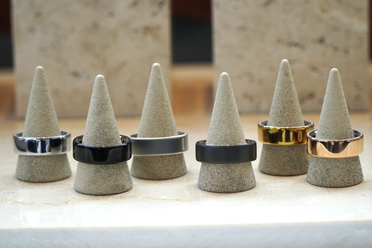 左からSilver、Black、Brushed Silver、Stealth、Gold、Rose Gold