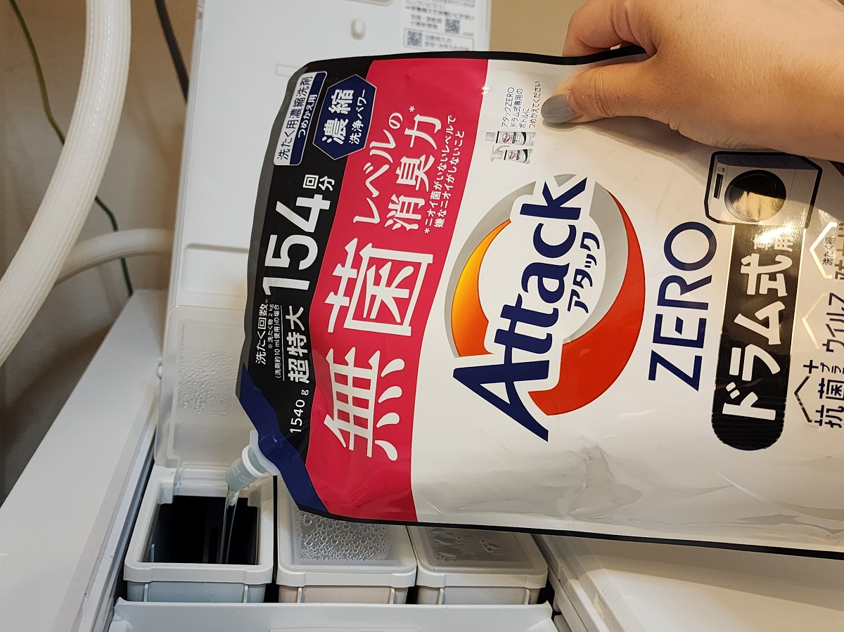 洗剤・柔軟剤をタンクに補充する際はこぼさなくなりました
