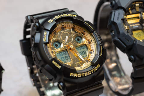G-SHOCK、10年電池のブラック&ゴールド - Impress Watch