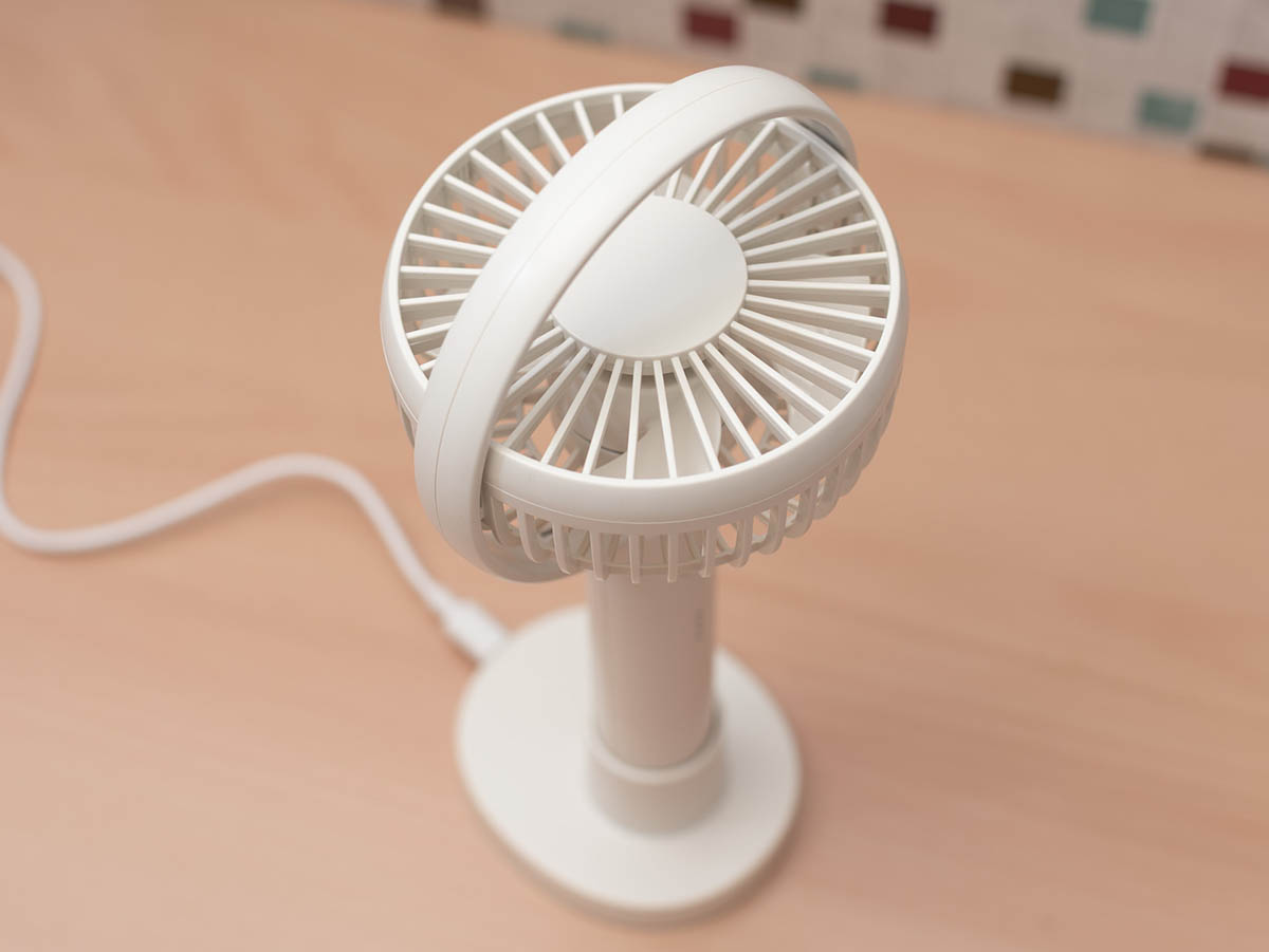 このように真上まで向きます