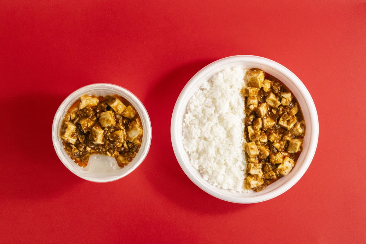 「醤の旨味がきいた麻婆豆腐ごはん」498円、8月19日～25日