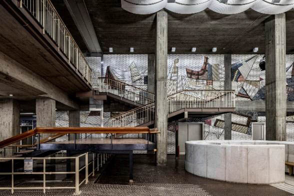 元市民広間大階段の復元的再製作(旧横浜市庁舎写真)