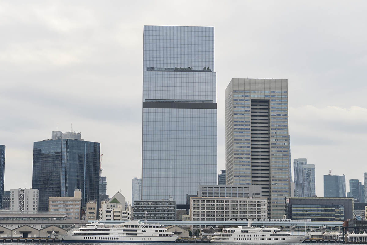 現在の様子。左がTOWER S。右にある建物が取り壊され、TOWER Nが建設される