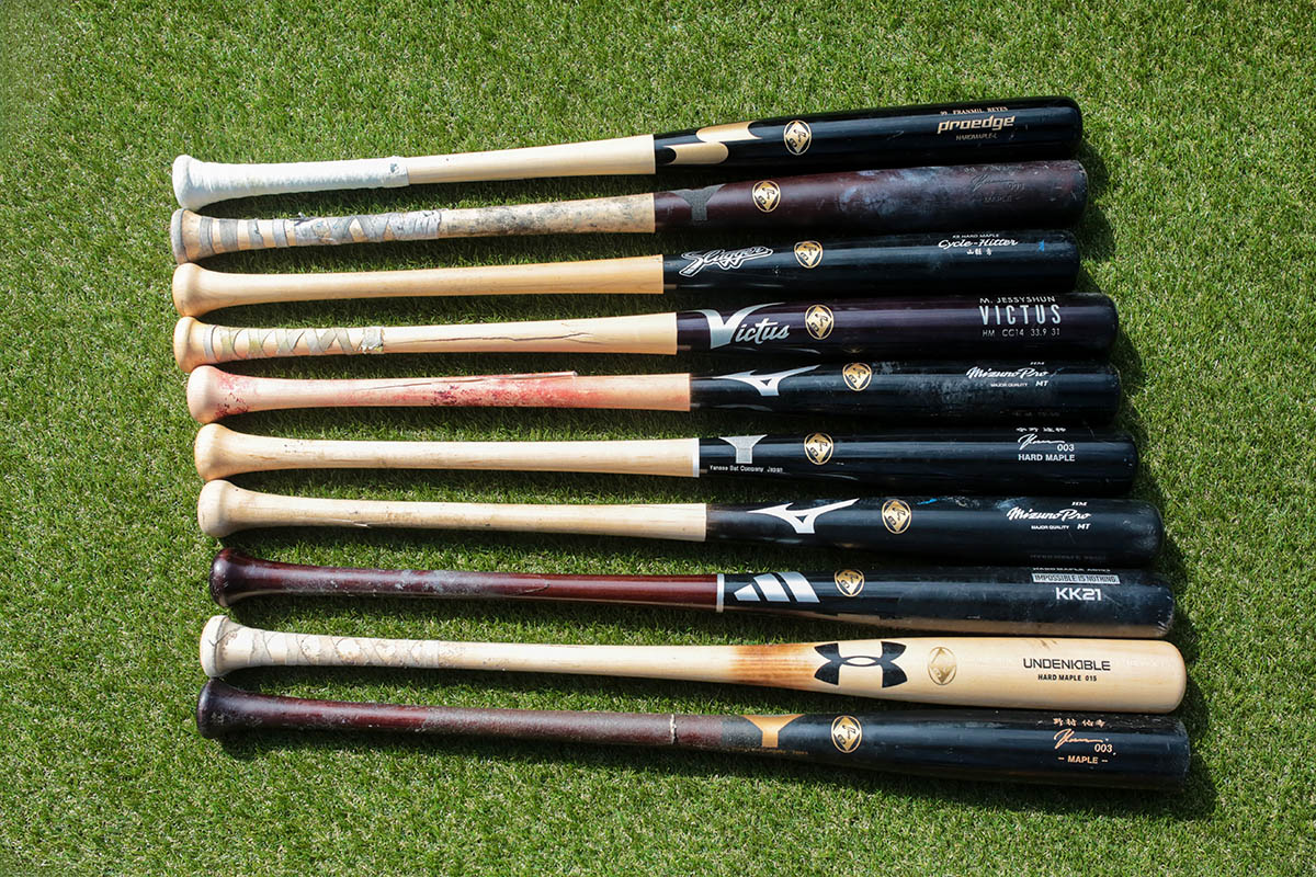 25年にビールに使用する10本の折れたバット