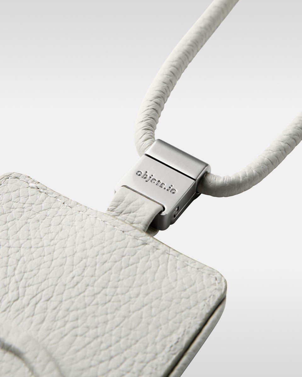 ロゴ刻印入りオリジナル金具