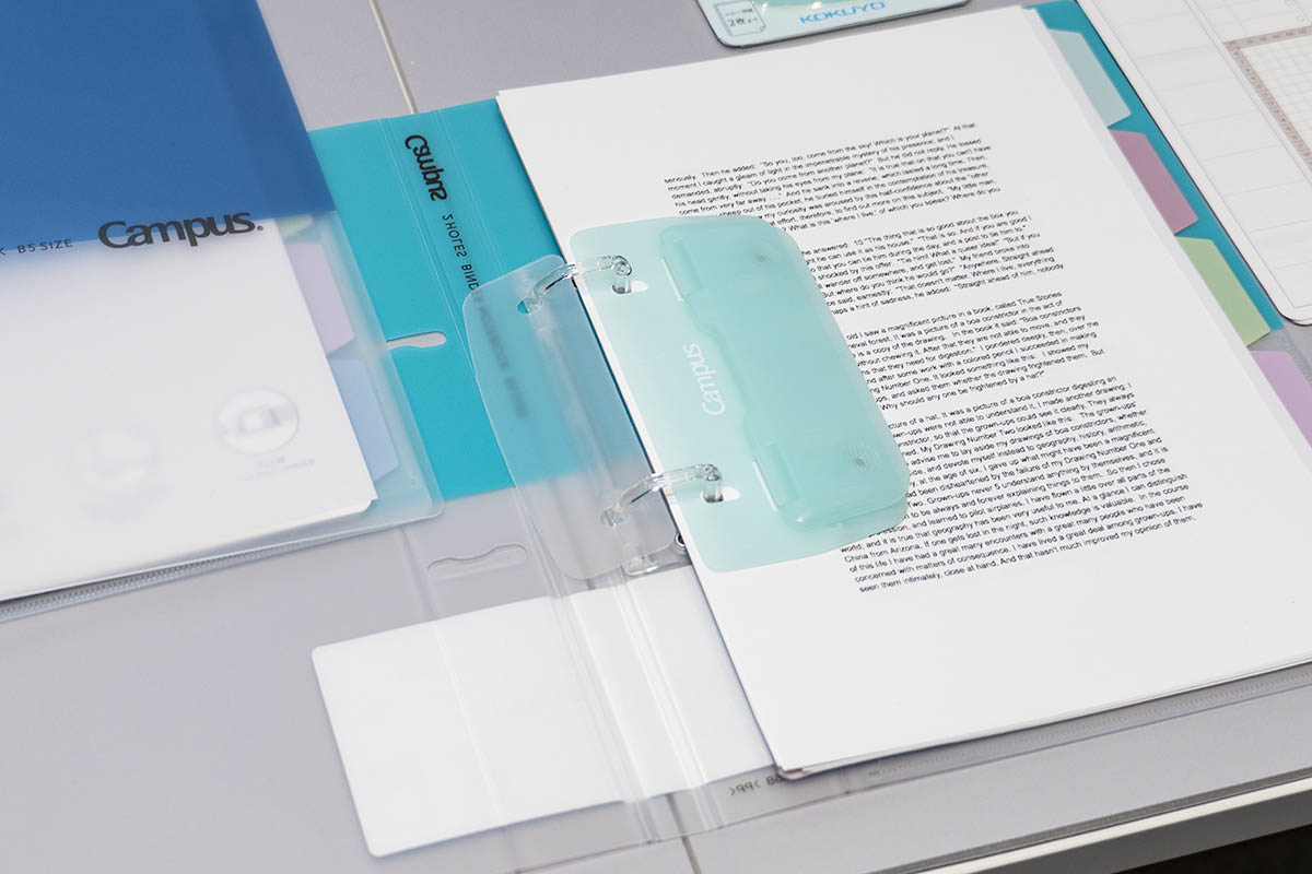 2穴バインダーと一緒に持ち運べるパンチ